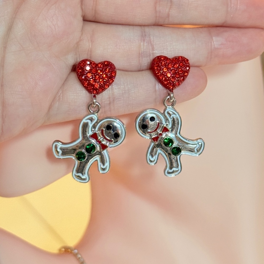 ⚜️ Silver Gingerbread Man Earrings with Red Hearts - Picture 9 of 9